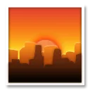 Városképet gazdagító épület alkonyatkor