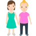 Due donne si tengono per mano